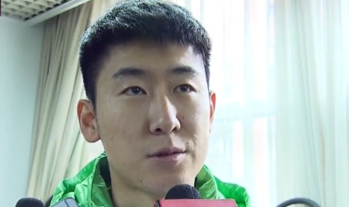 要真是拿出去骗人，人家警察还不得把他抓起来枪毙啊？说完，又看向萧初然，痛心疾首的说：初然，这个废物出去敢诈骗一个亿，这么大的胆子你敢信？你再不跟他离婚，我们全家都要被他害死了。