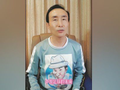 那具棺椁，需要十六个青壮年一齐才能抬得起来。
